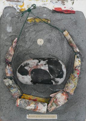 Was bleibt ist die Erfahrung durch Kunst, Assemblage, 45x31,5x9 cm, 2009
